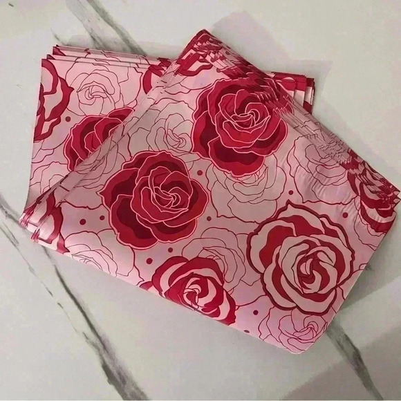 10 6x9 self adhesive poly mailers red and pink florals throughout - Picture 3 of 4
